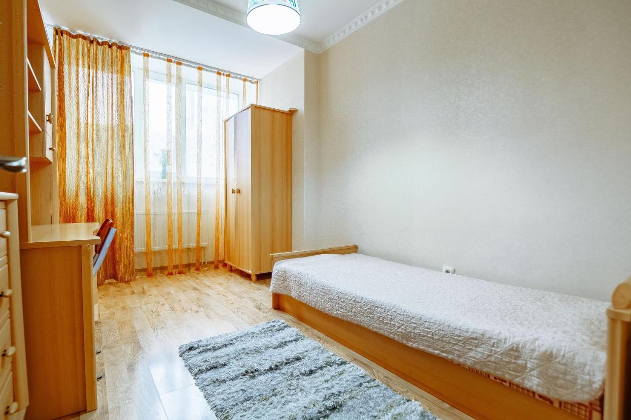 Two Bedroom Apartment On Syganak Street 64-1 Astana Dış mekan fotoğraf